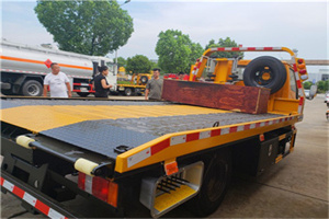 托克逊附近拖车电话号码服务