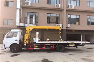 托克逊附近汽车轮胎更换